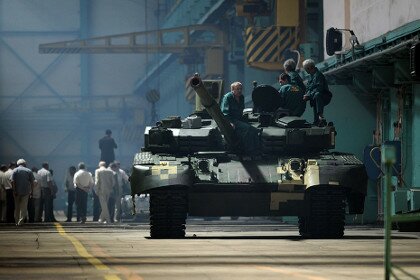 Украина продемонстрировала первый серийный экспортный образец боевого танка «Оплот» для ВС Таиланда